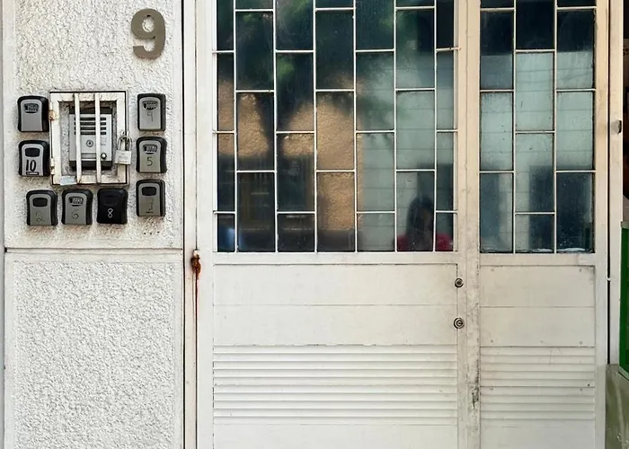 Privada En Condesa Ideal 1 Persona Bano Semiprivado * Mexico City